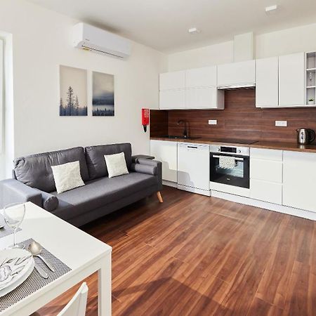 Ella Apartments Zlín Extérieur photo