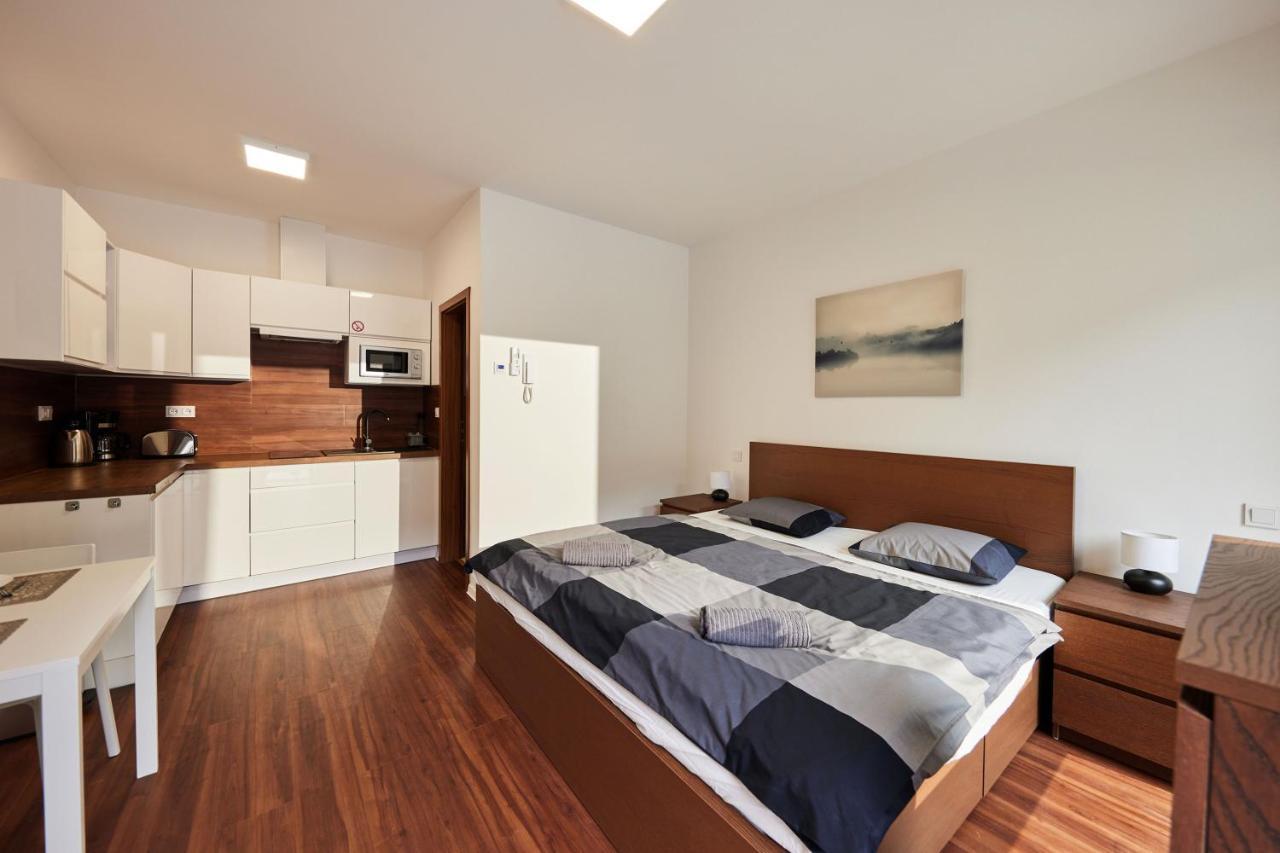 Ella Apartments Zlín Extérieur photo