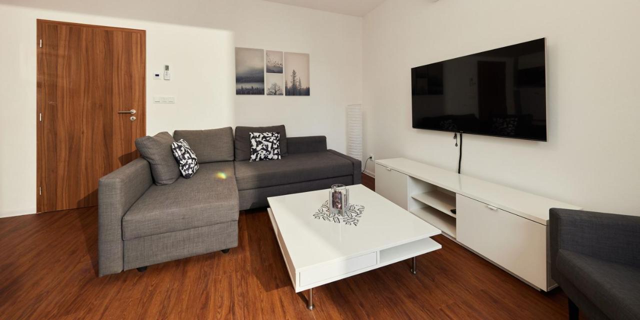 Ella Apartments Zlín Extérieur photo