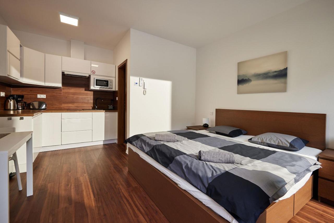 Ella Apartments Zlín Extérieur photo