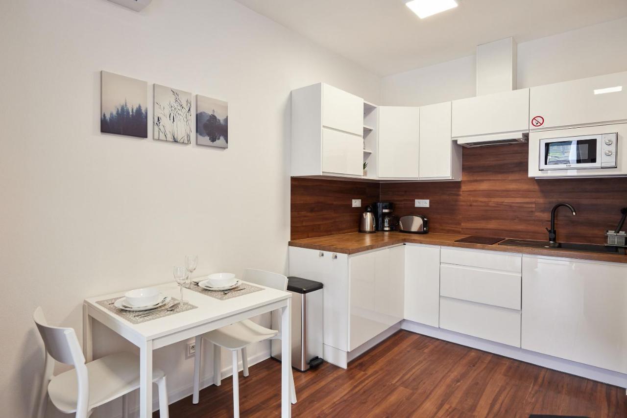 Ella Apartments Zlín Extérieur photo